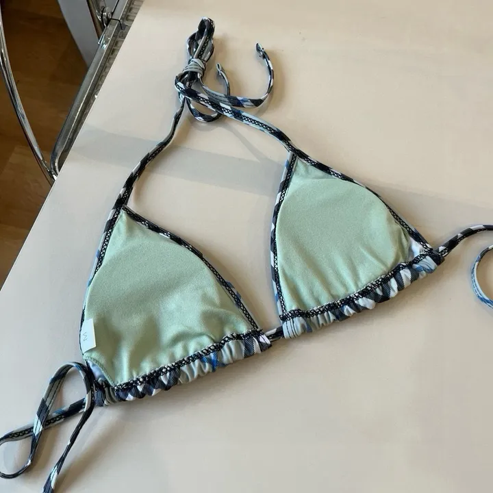 スーパーコピー バーバリー ス 水着