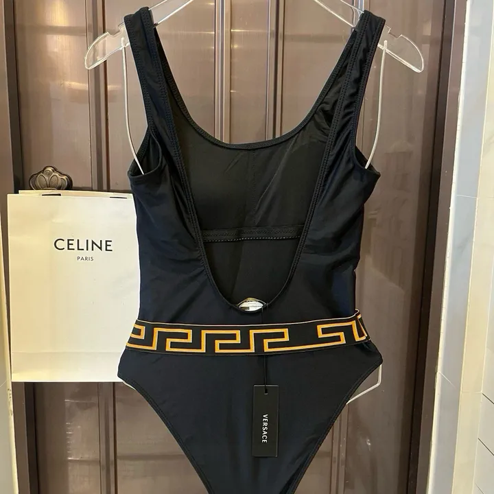 スーパーコピー シュプリーム 水着