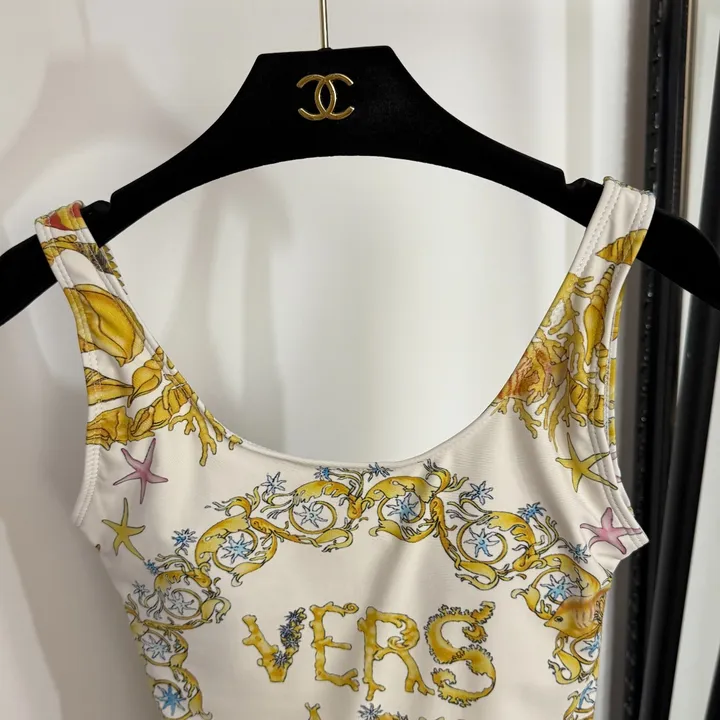 スーパーコピー シュプリーム 水着