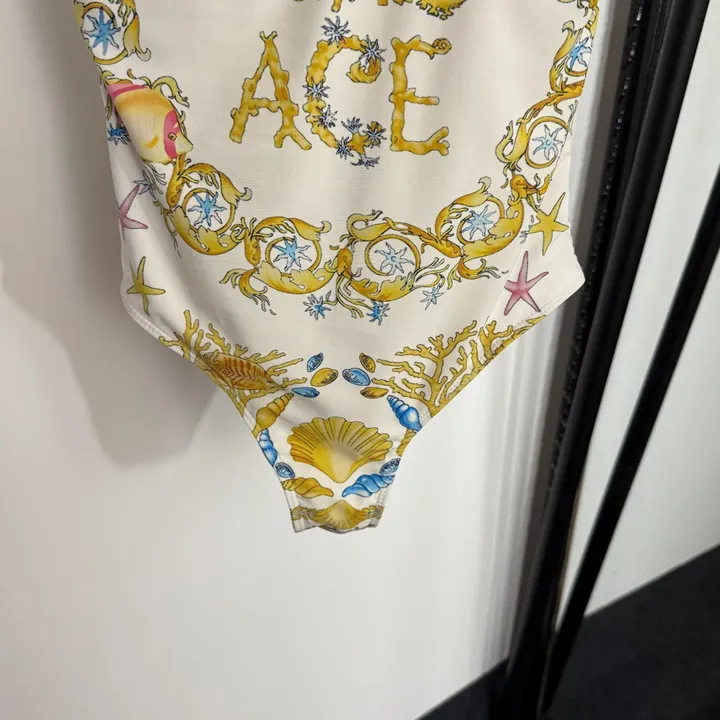 スーパーコピー シュプリーム 水着