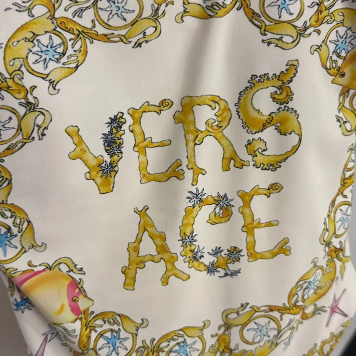 スーパーコピー シュプリーム 水着