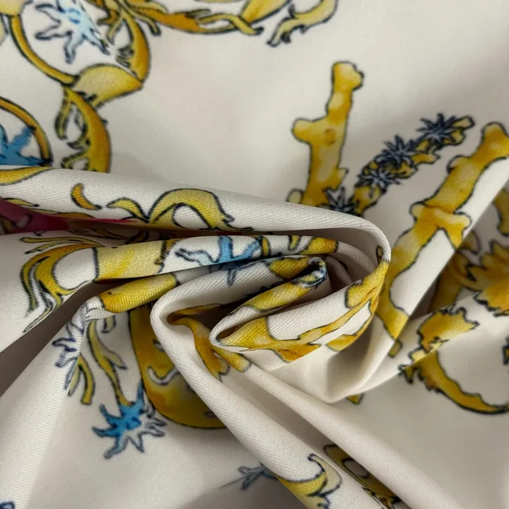 スーパーコピー シュプリーム 水着