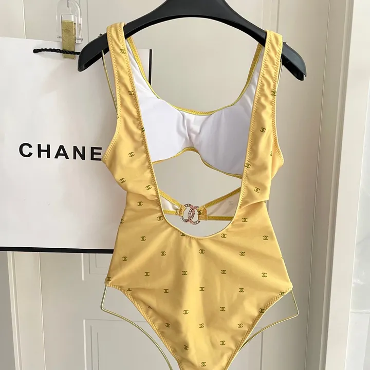 スーパーコピー シャネル 水着
