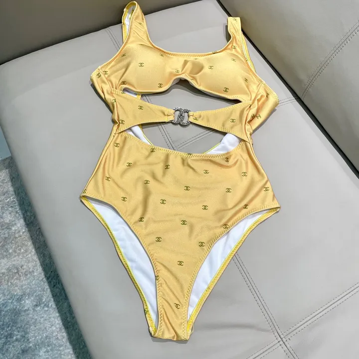 スーパーコピー シャネル 水着