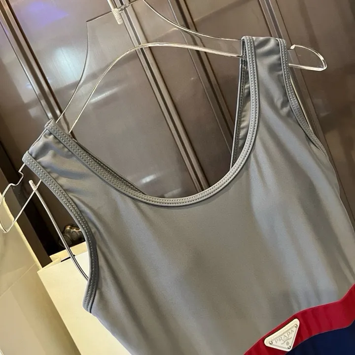 スーパーコピー バレンシアガ 水着