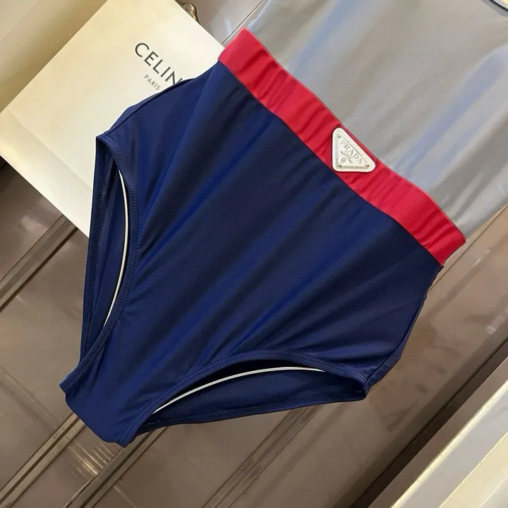 スーパーコピー バレンシアガ 水着