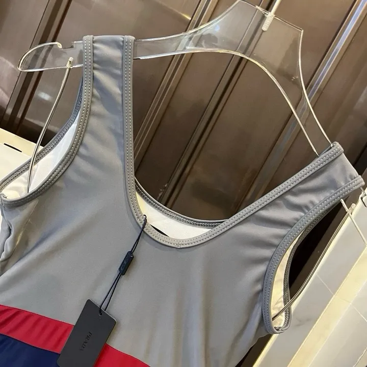 スーパーコピー バレンシアガ 水着