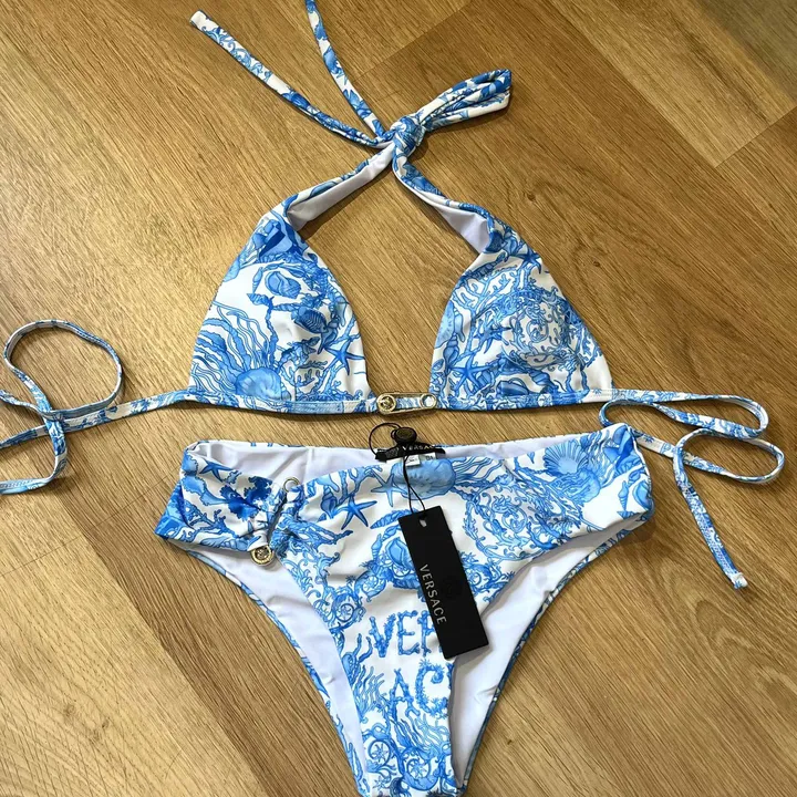 スーパーコピー シュプリーム 水着