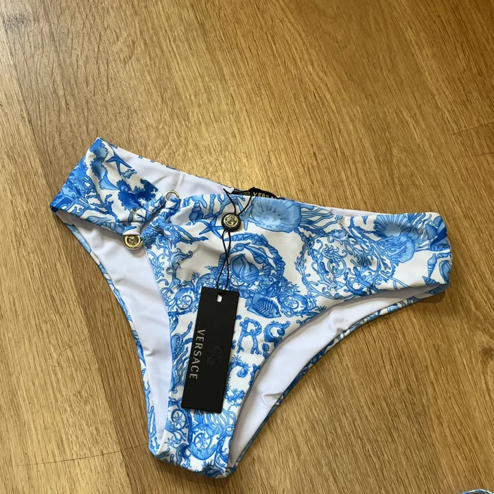 スーパーコピー シュプリーム 水着