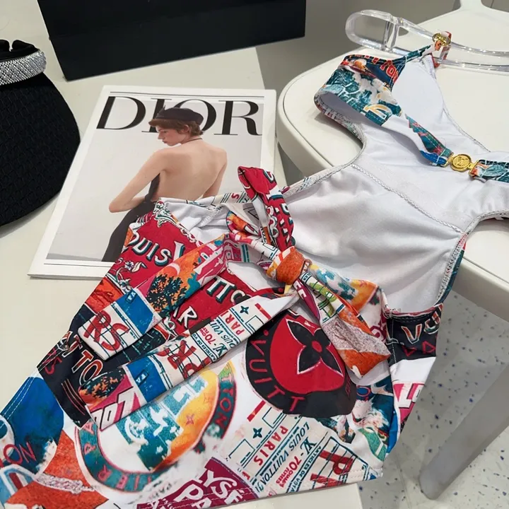 スーパーコピー シャネル 水着