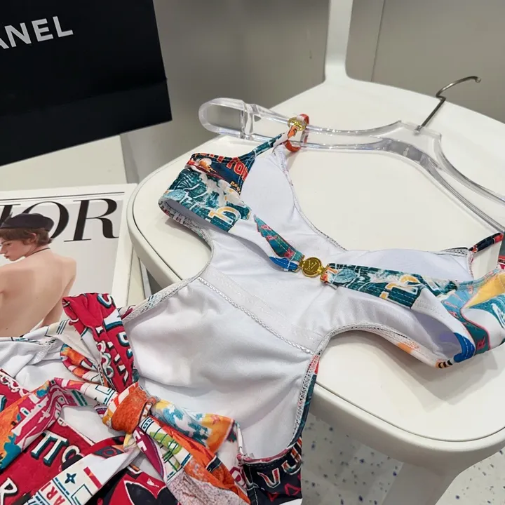 スーパーコピー シャネル 水着