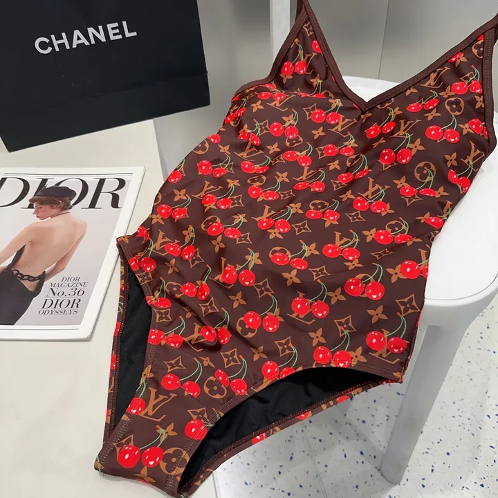 スーパーコピー シャネル 水着