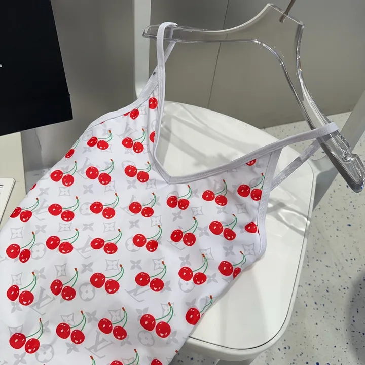 スーパーコピー シャネル 水着