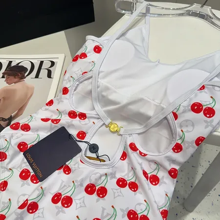 スーパーコピー シャネル 水着