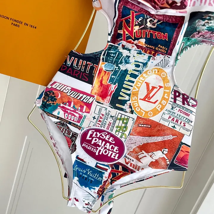 スーパーコピー シャネル 水着