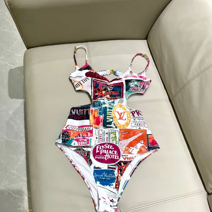 スーパーコピー シャネル 水着