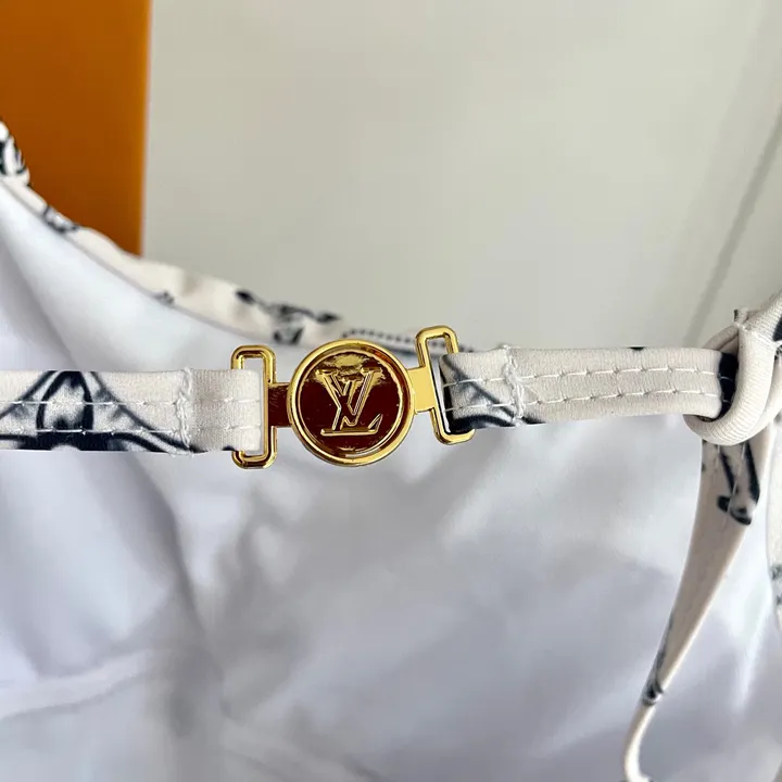 スーパーコピー シャネル 水着