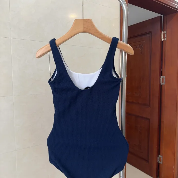 スーパーコピー バレンシアガ 水着