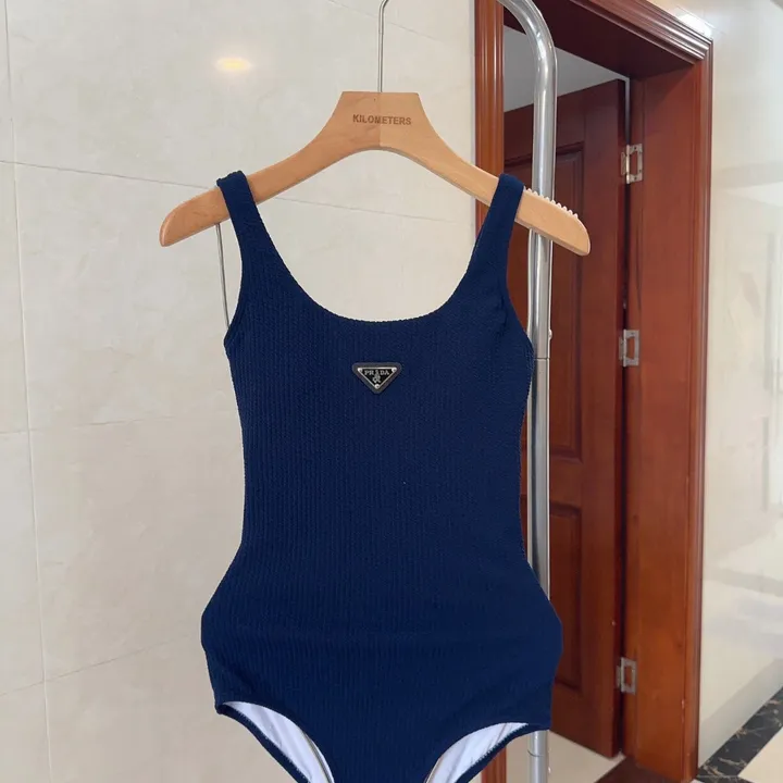 スーパーコピー バレンシアガ 水着