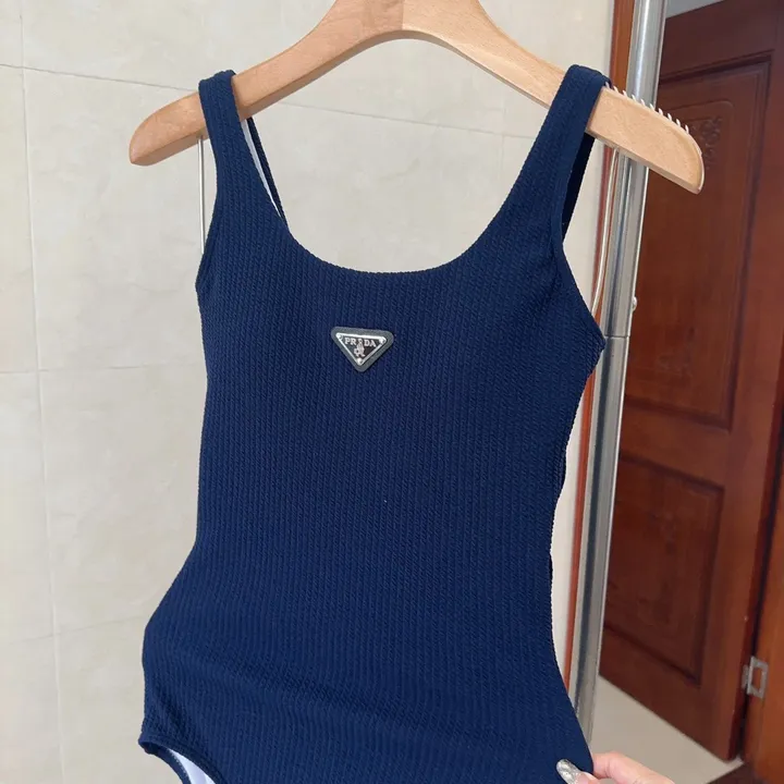 スーパーコピー バレンシアガ 水着