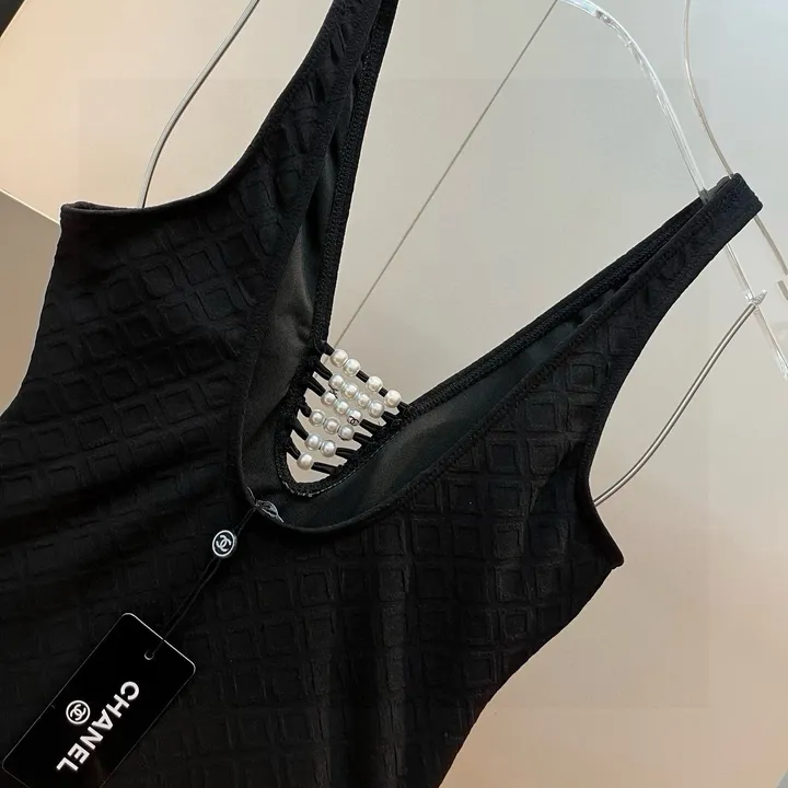 スーパーコピー シャネル 水着