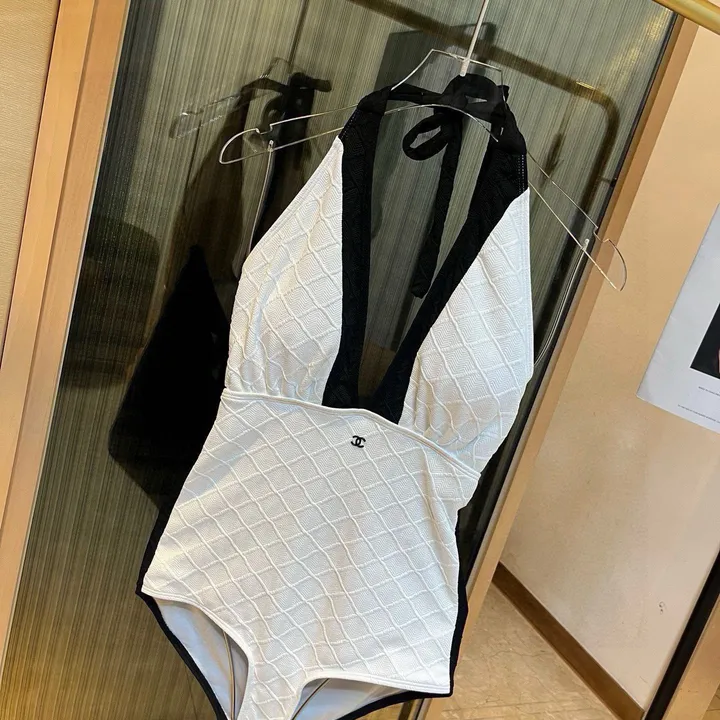 スーパーコピー シャネル 水着