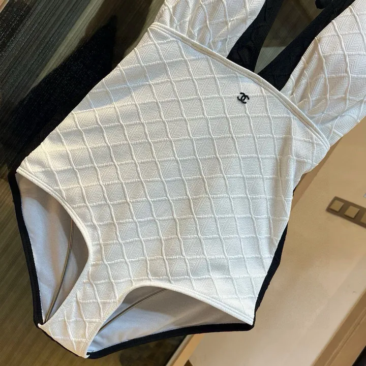 スーパーコピー シャネル 水着