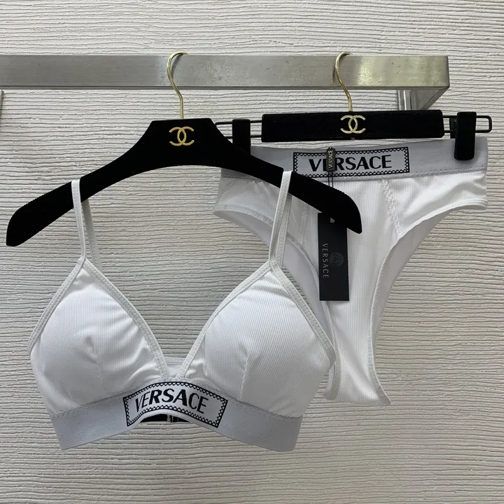 スーパーコピー シュプリーム 水着