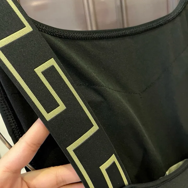 スーパーコピー シュプリーム 水着