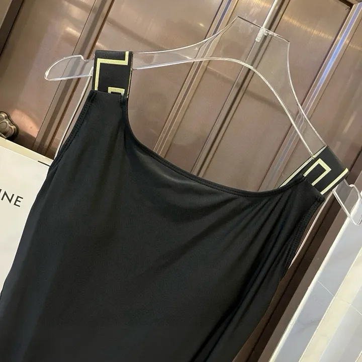 スーパーコピー シュプリーム 水着