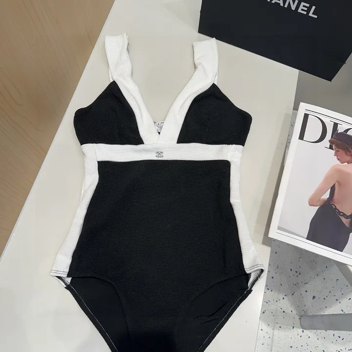 スーパーコピー シャネル 水着