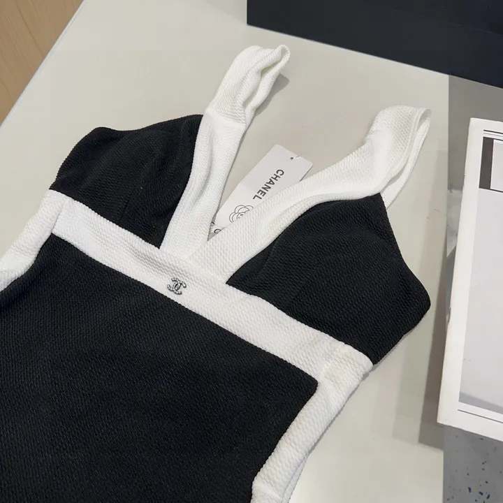 スーパーコピー シャネル 水着