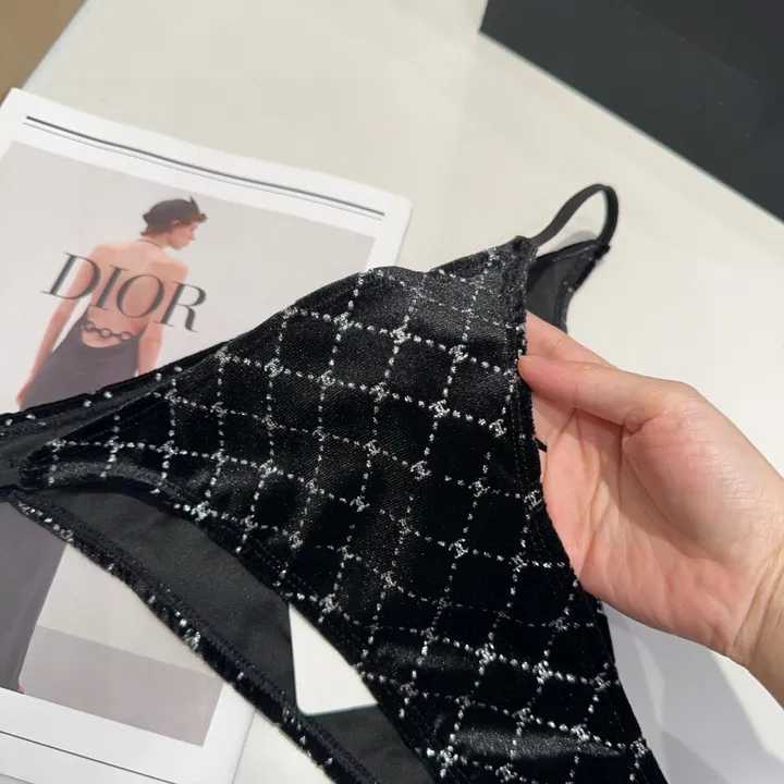 スーパーコピー シャネル 水着