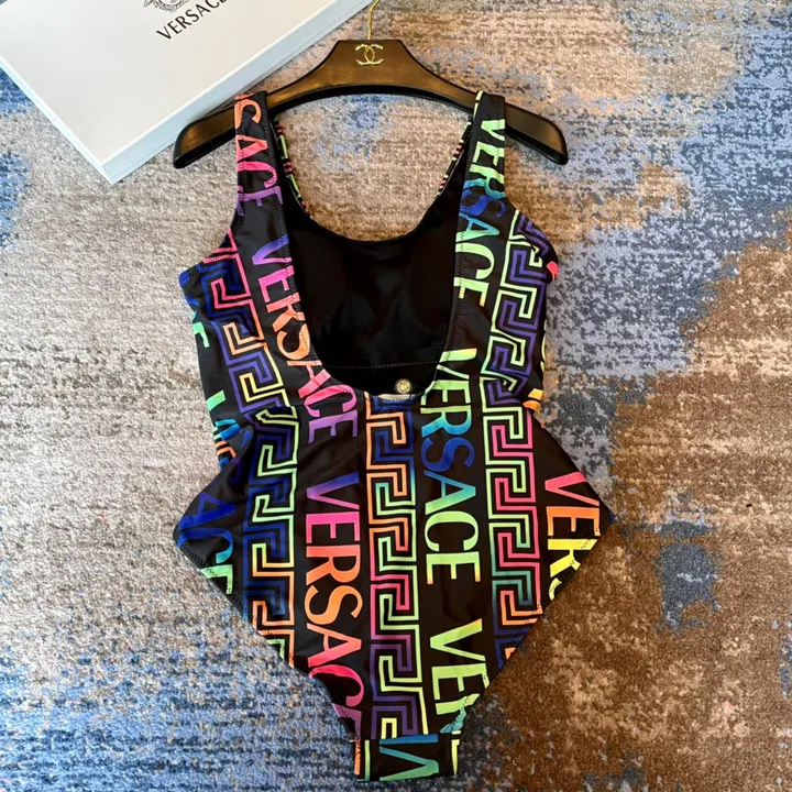 スーパーコピー ヴェルサーチ 水着