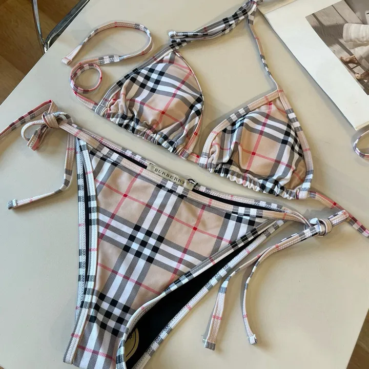 スーパーコピー バーバリー ス 水着