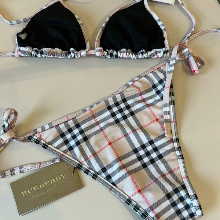 スーパーコピー バーバリー ス 水着