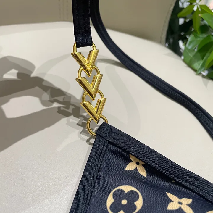 スーパーコピー シャネル 水着