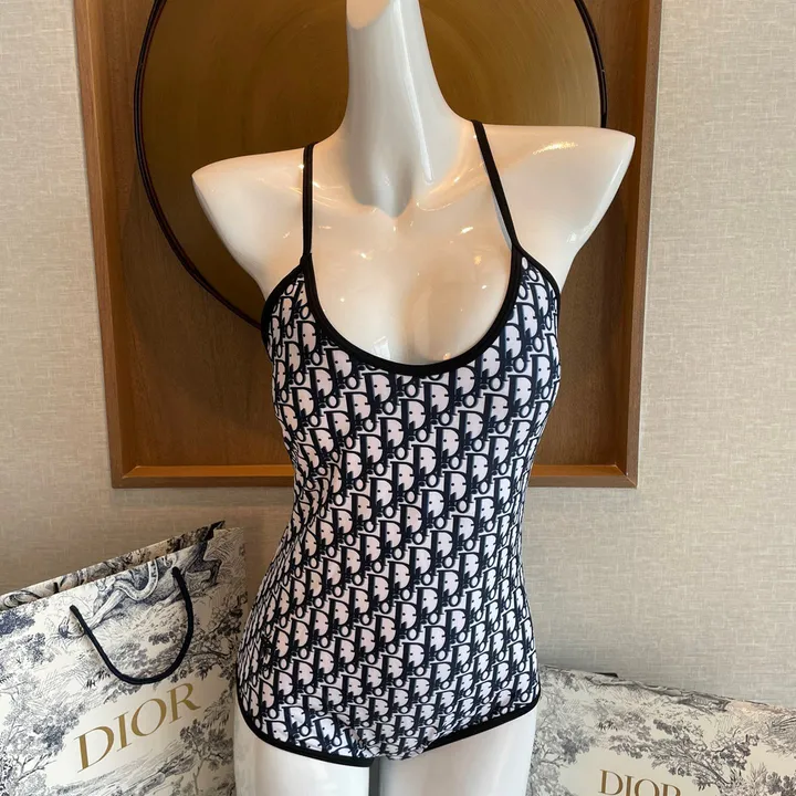 スーパーコピー グッチ 水着