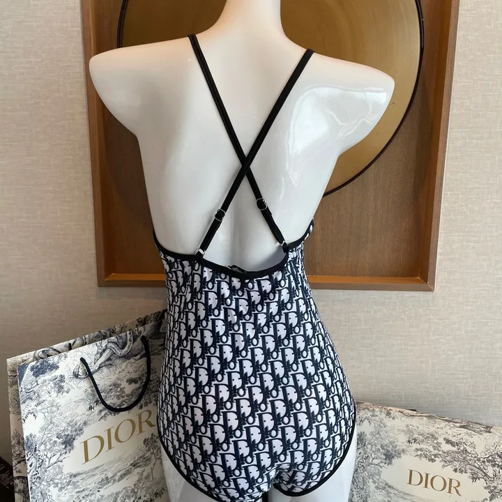 スーパーコピー グッチ 水着