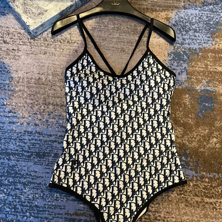 スーパーコピー グッチ 水着