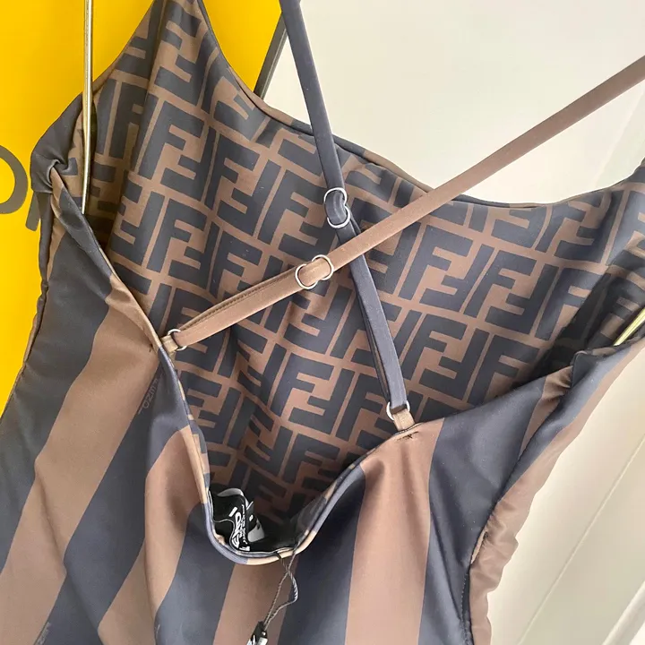 スーパーコピー フェンディ 水着