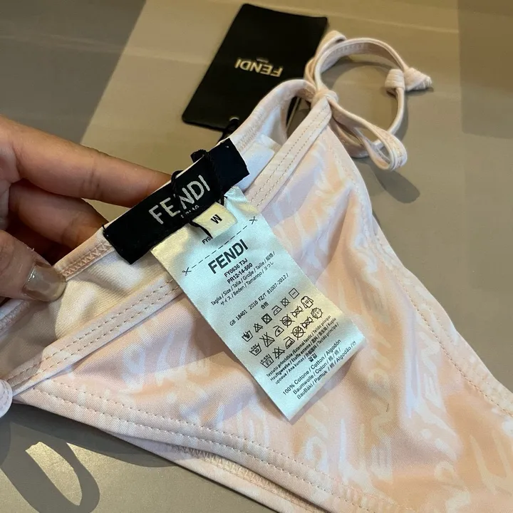 スーパーコピー フェンディ 水着