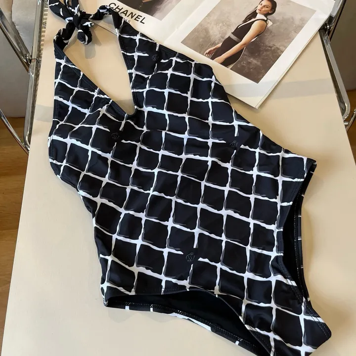 スーパーコピー シャネル 水着