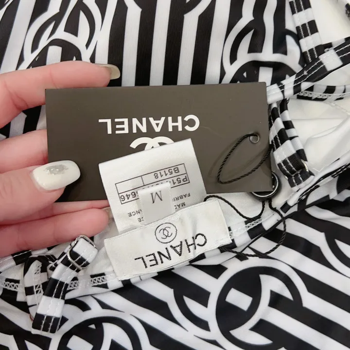 スーパーコピー シャネル 水着