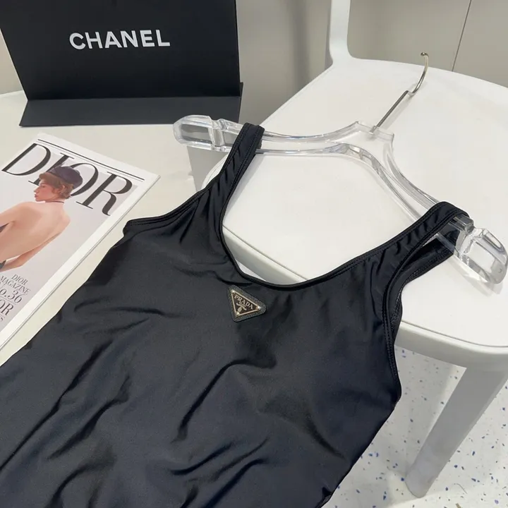 スーパーコピー バレンシアガ 水着