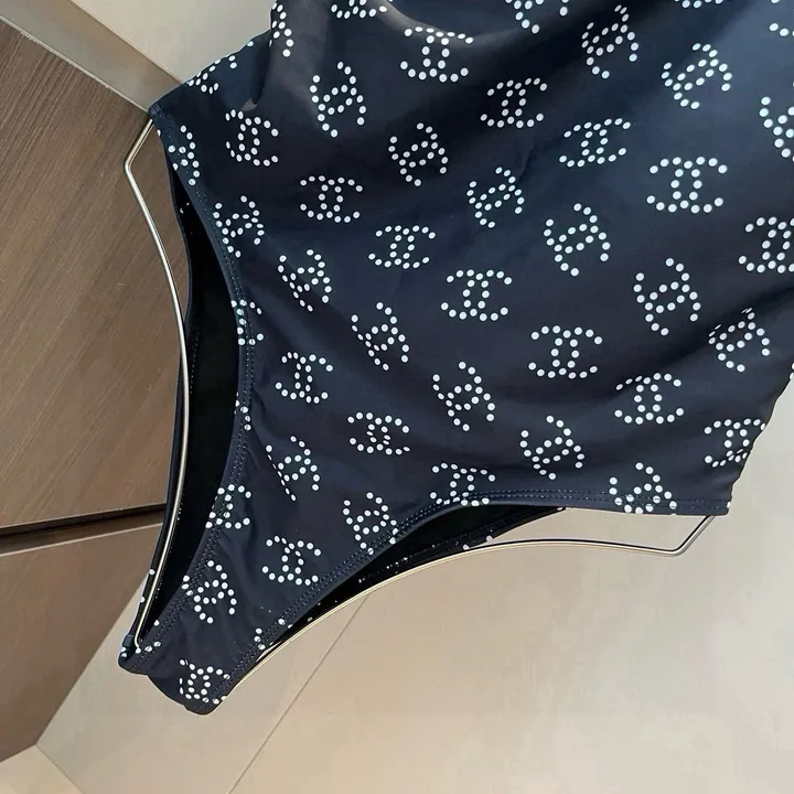 スーパーコピー シャネル 水着