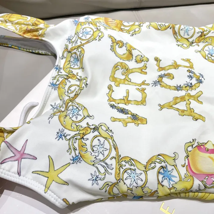 スーパーコピー シュプリーム 水着