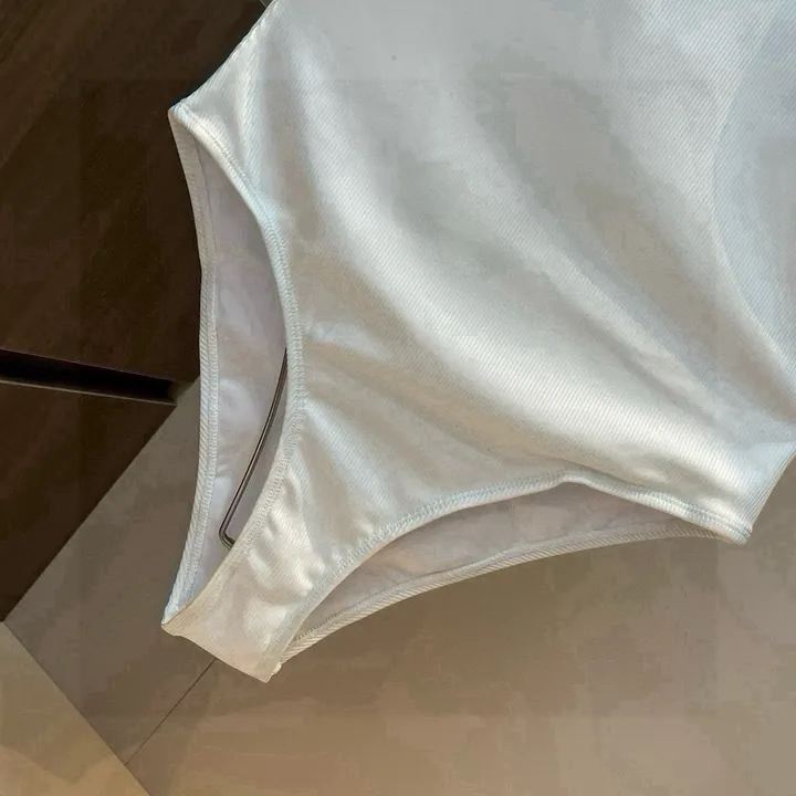 スーパーコピー シャネル 水着