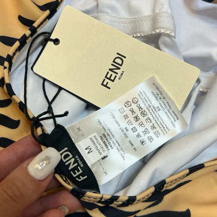 スーパーコピー フェンディ 水着