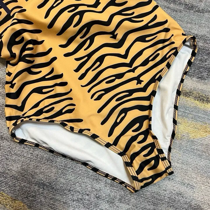 スーパーコピー フェンディ 水着